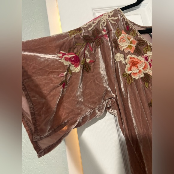 NWT JOHNNY WAS EMBROIDERED VELVET KIMONO DRESS - Picture 5 of 6